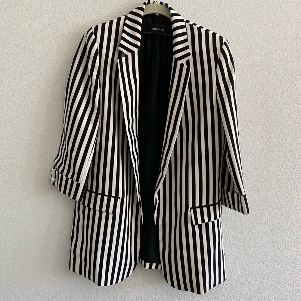 ZARA BLACK AND WHITE STRIPE BLAZER